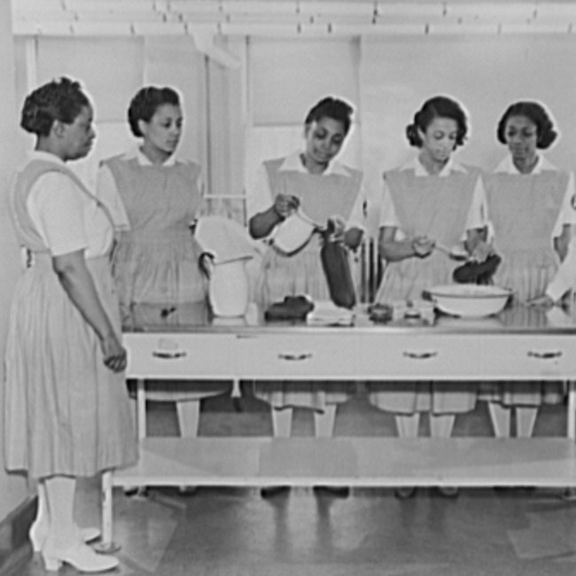 Volunteer nurses aides at Freedmen's Hospital, Washington, D.C., 1943 Courtesy of the Library of Congress