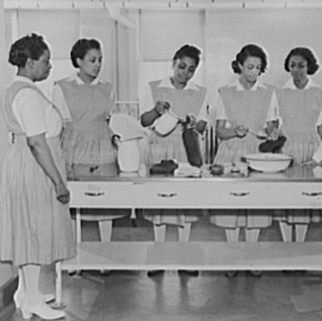 Volunteer nurses aides at Freedmen's Hospital, Washington, D.C., 1943 Courtesy of the Library of Congress