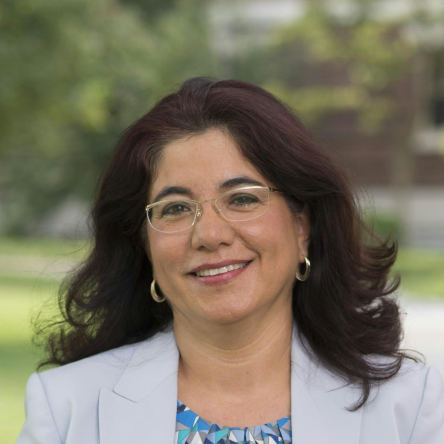 Headshot of Claudia Escobar