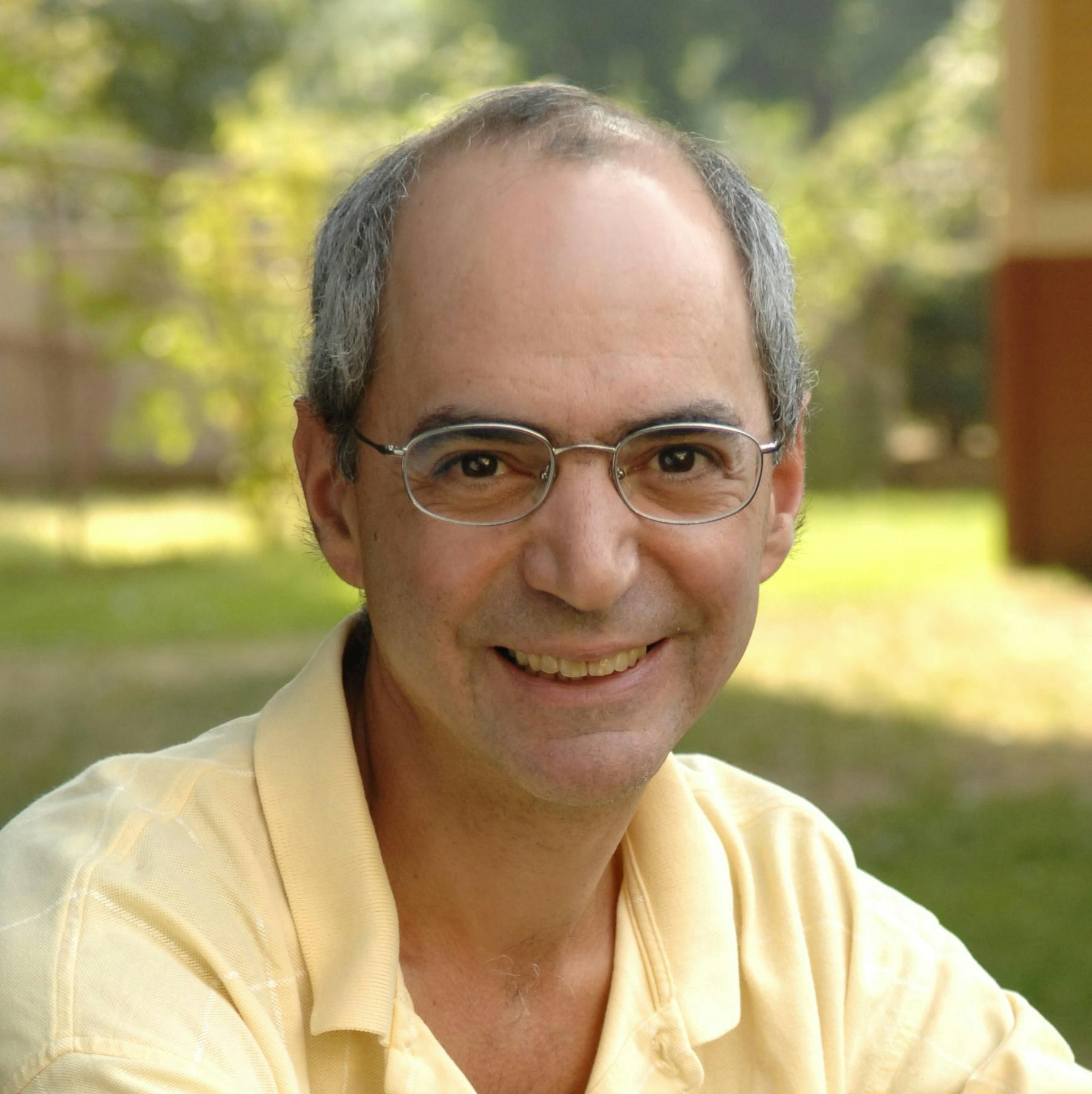 Headshot of Daniel Rothman