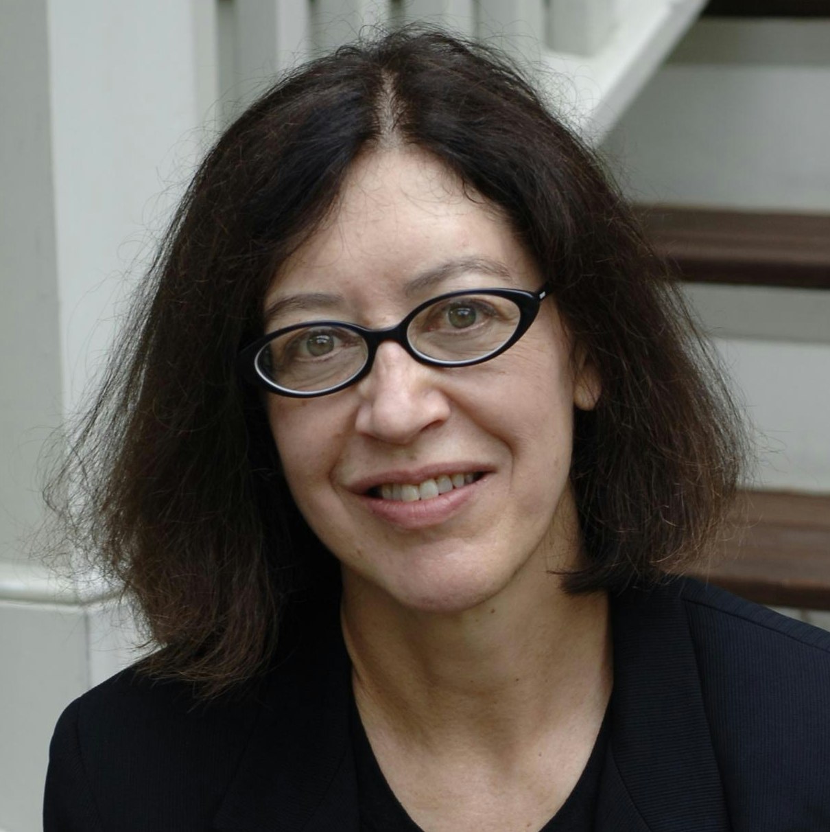 Headshot of Mary -Louise Gill