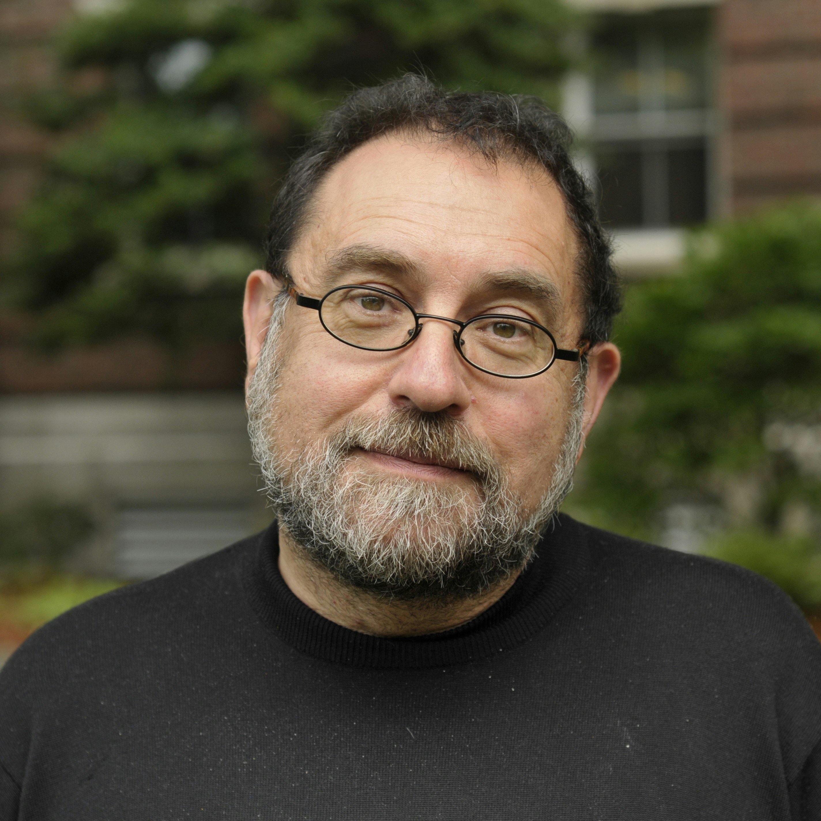 Headshot of Steven Zipperstein